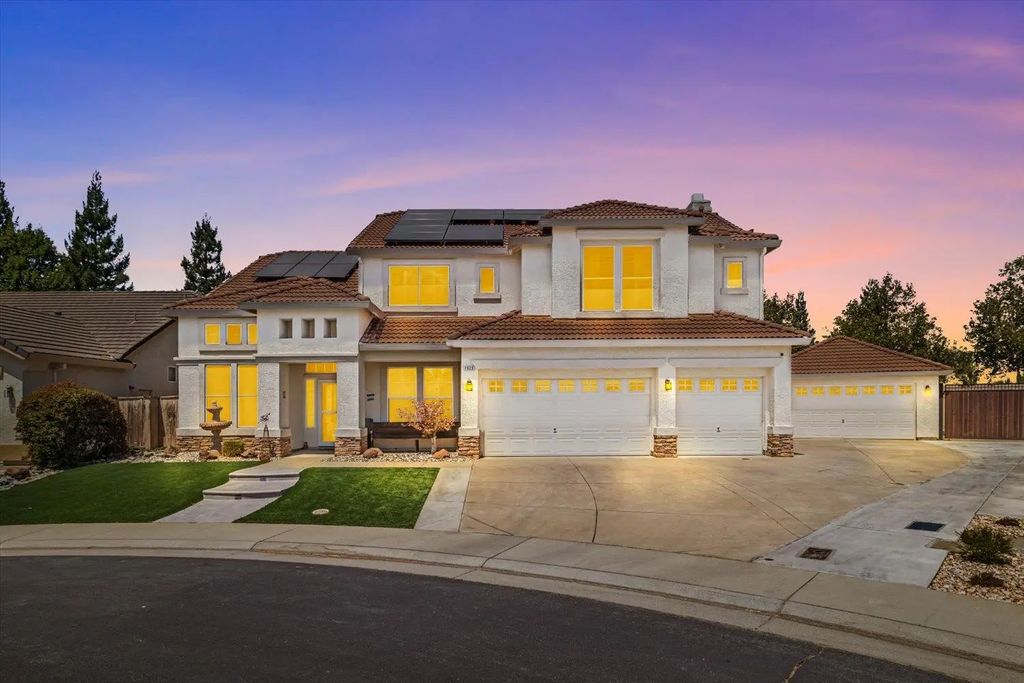 1920 Shropshire Street, Roseville