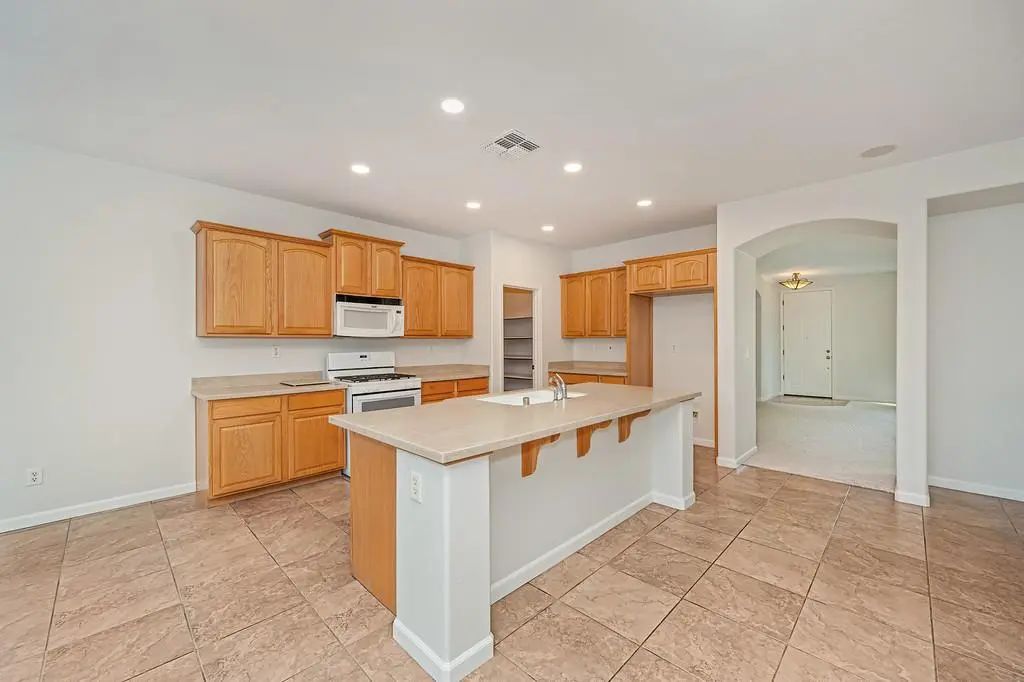 1764 Delouch, Lincoln