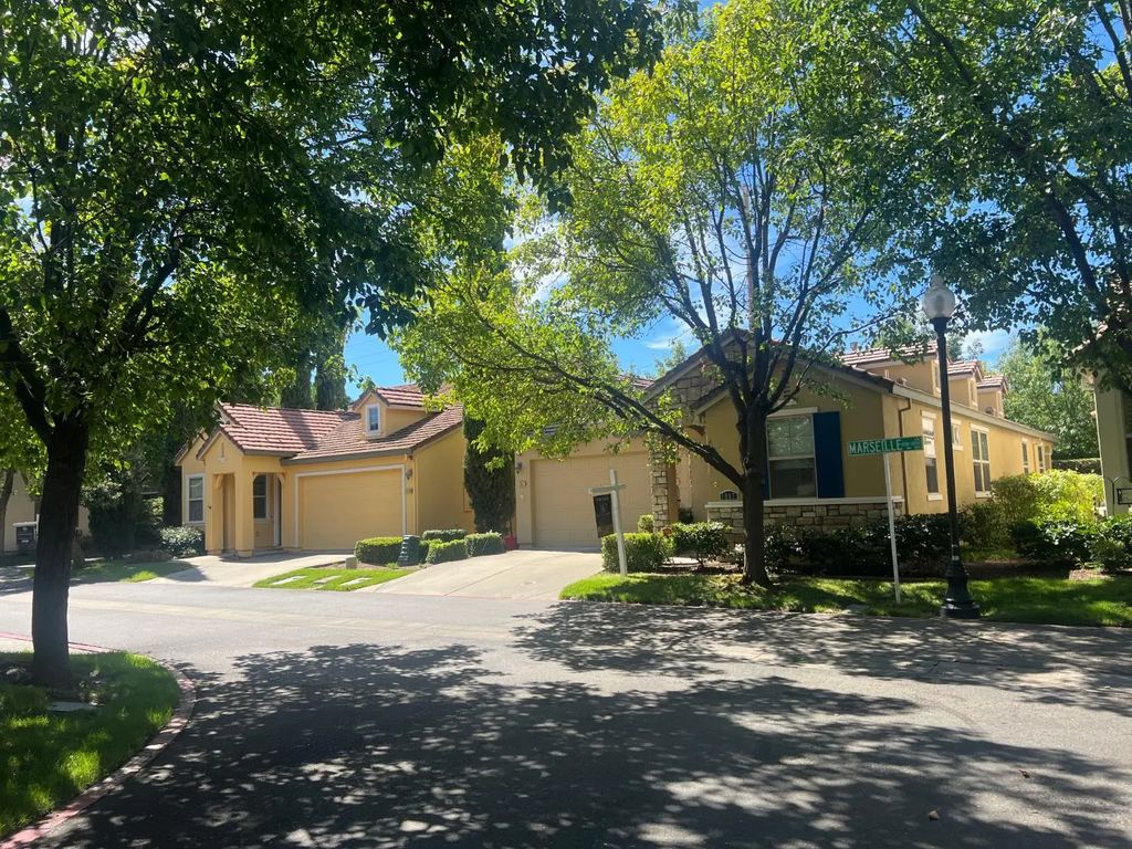 1057 Marseille Lane, Roseville