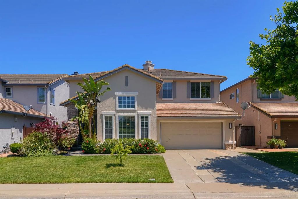 1933 Bastona, Elk Grove