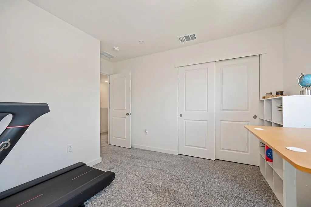 2233 Shady Tree Circle, Roseville