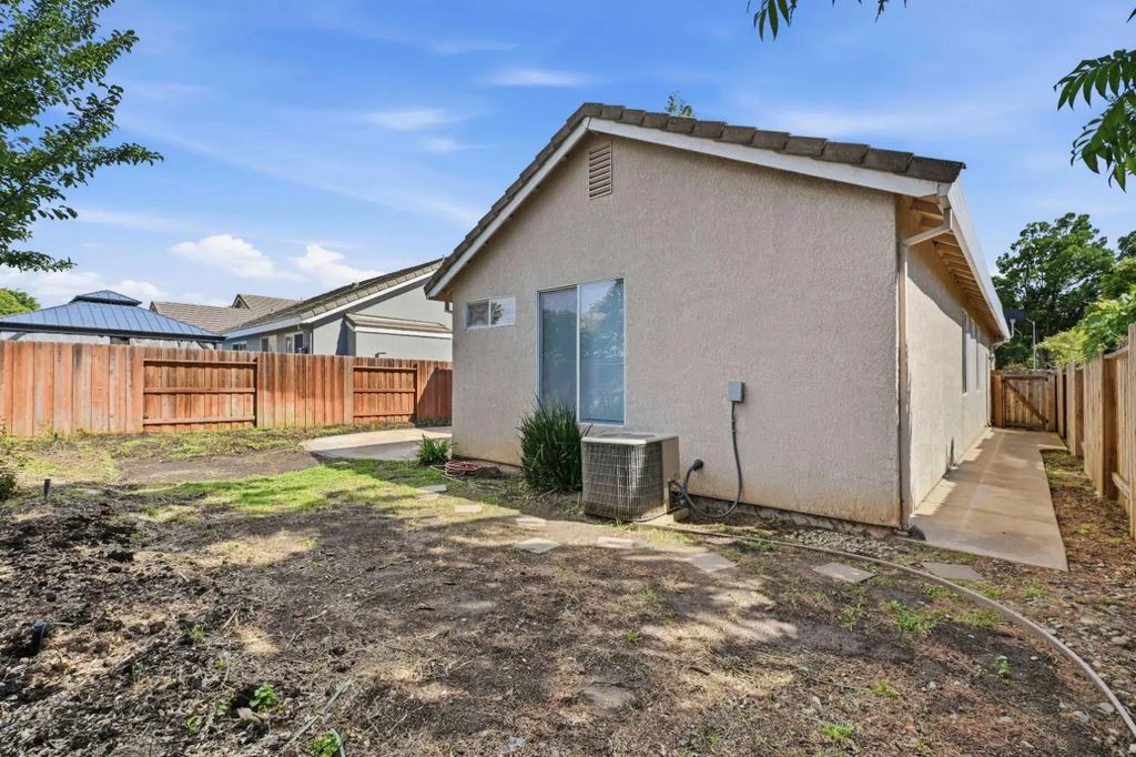 5821 Ridgepoint Drive, Antelope