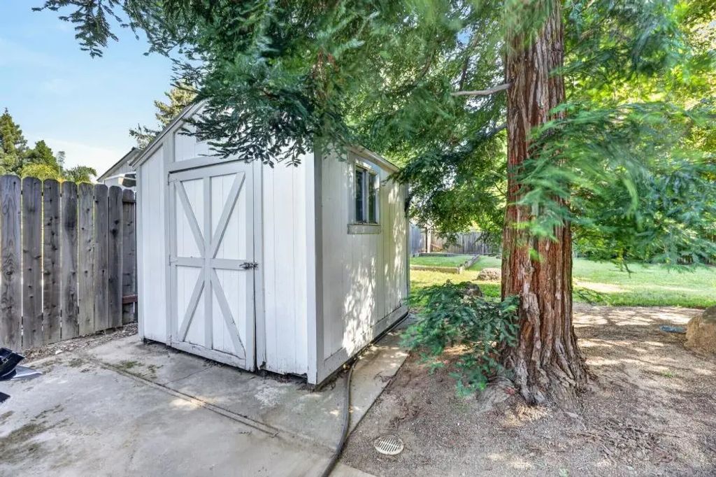1703 Moraga Way, Roseville