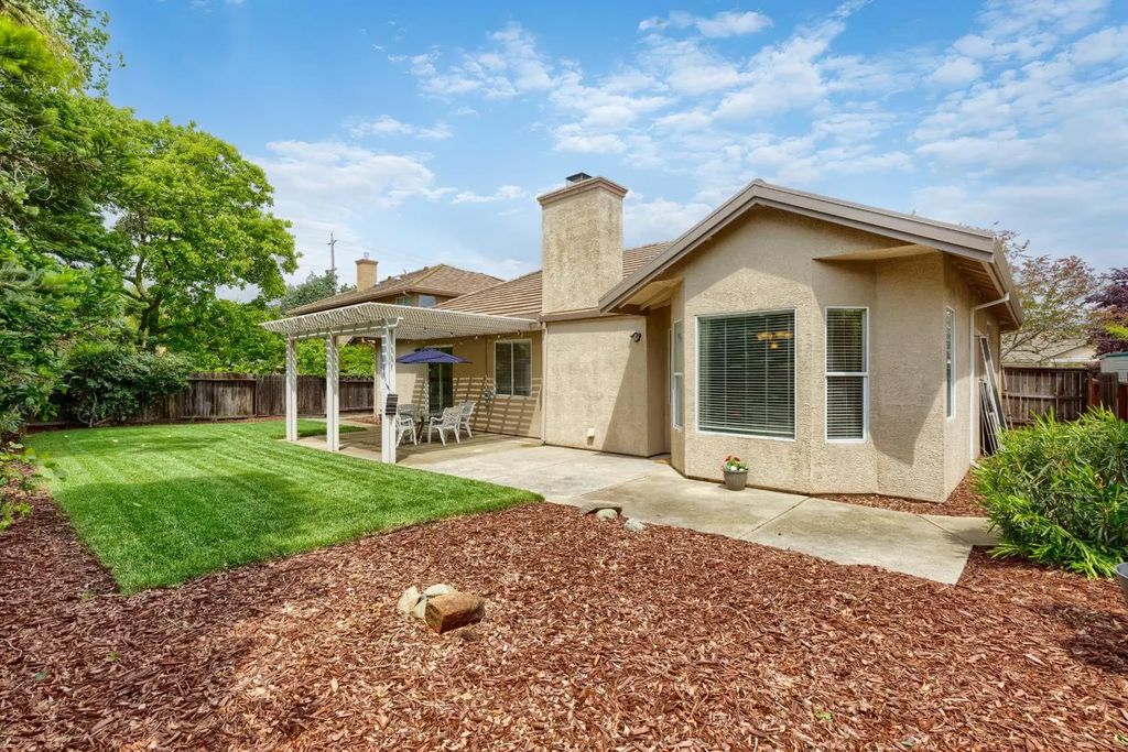 100 Turnberry Ct, Roseville