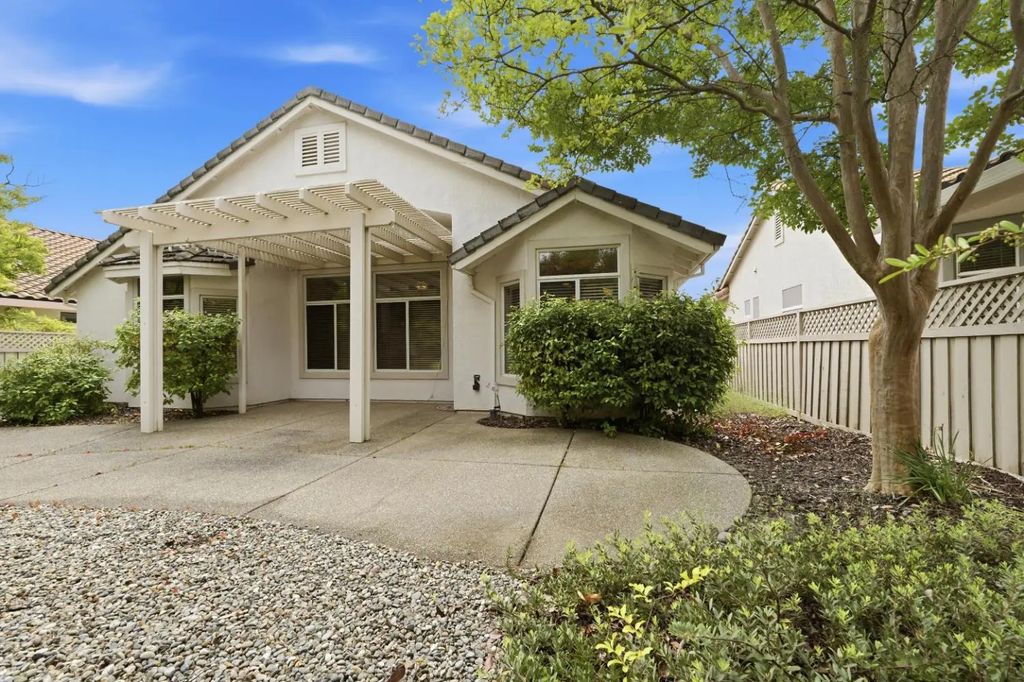 5617 Red Willow Lane, Roseville