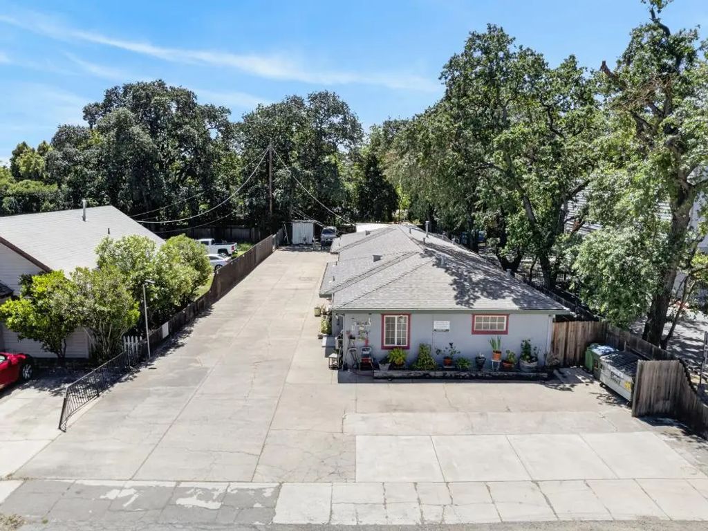 9140 Elk Grove Boulevard, Elk Grove