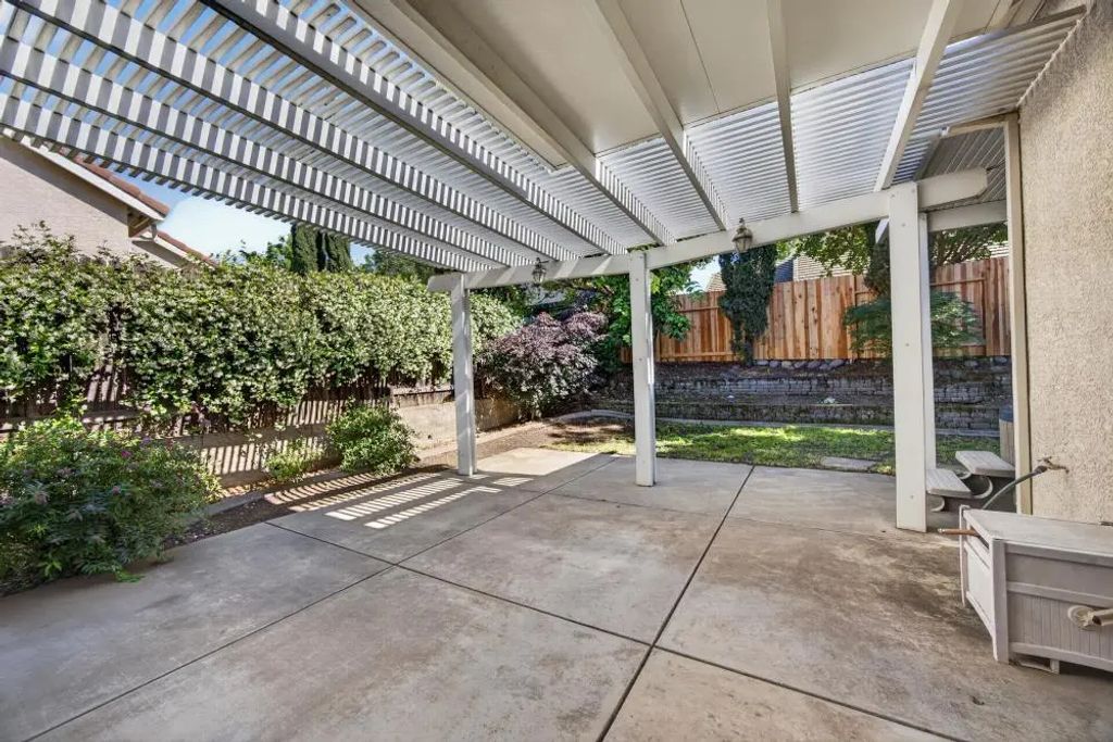 2211 Vail Court, Rocklin