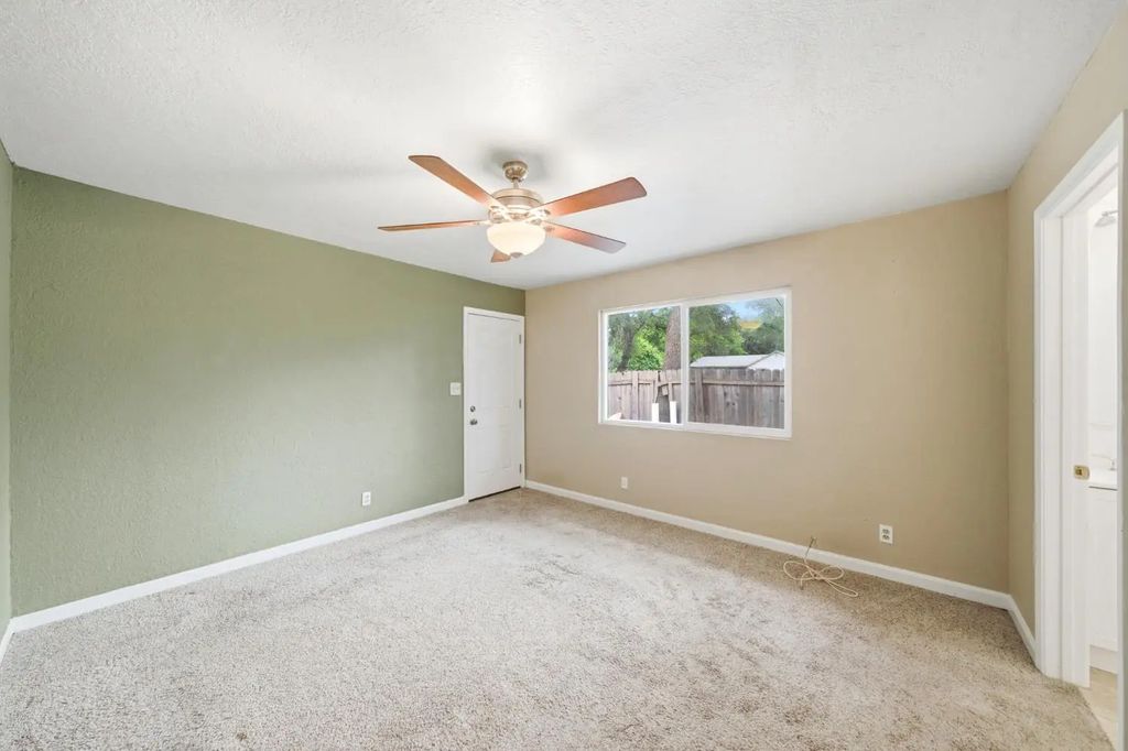 1752 Hungry Hollow Road, Lincoln