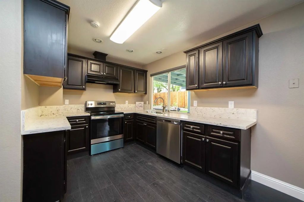 5801 Pecan Avenue, Orangevale