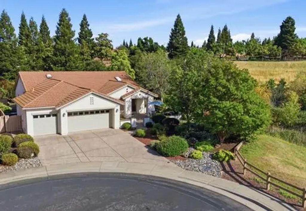 231 Cabot Court, Lincoln