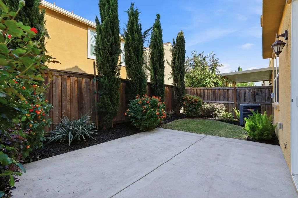 2124 Camino Real Way, Roseville