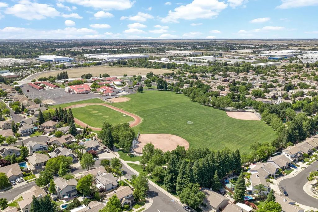 396 Caldarella Circle, Roseville