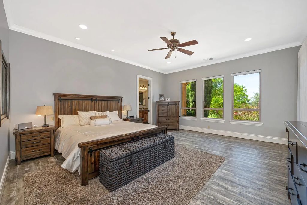 11137 Vista Del Sol, Auburn