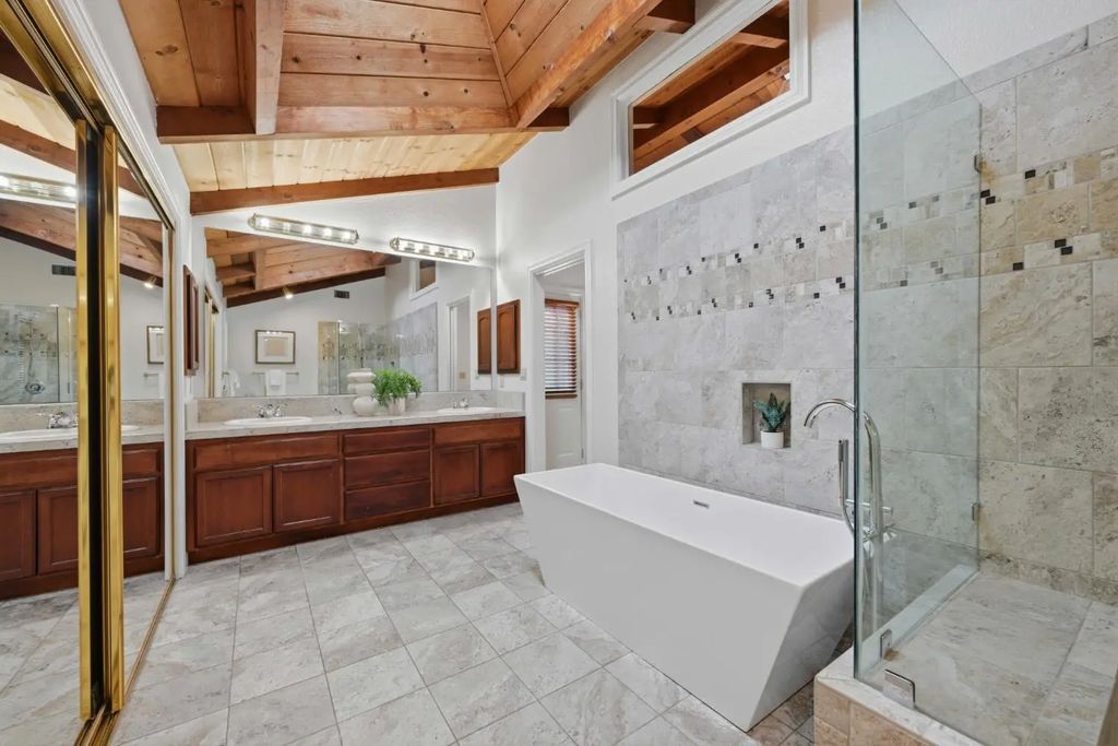 1812 Summerhill Drive, Roseville