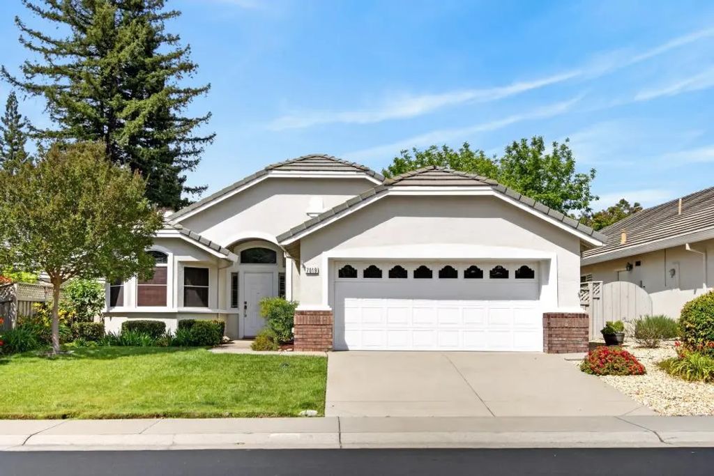 7019 Lost Lake Lane, Roseville
