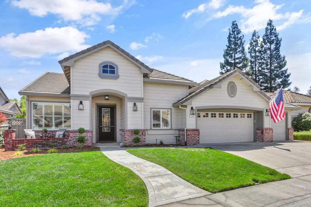 7028 Windchime Way, Roseville