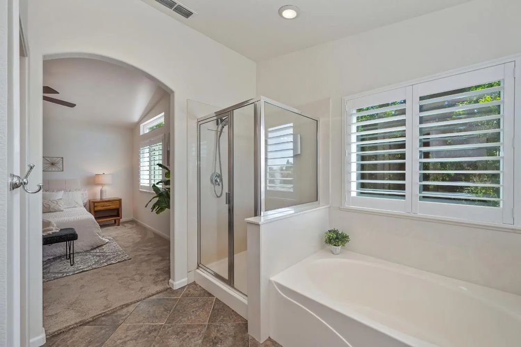 316 Thrush Court, Roseville