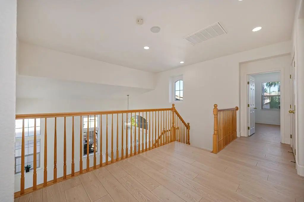 1956 Saint Patrick Way, Roseville