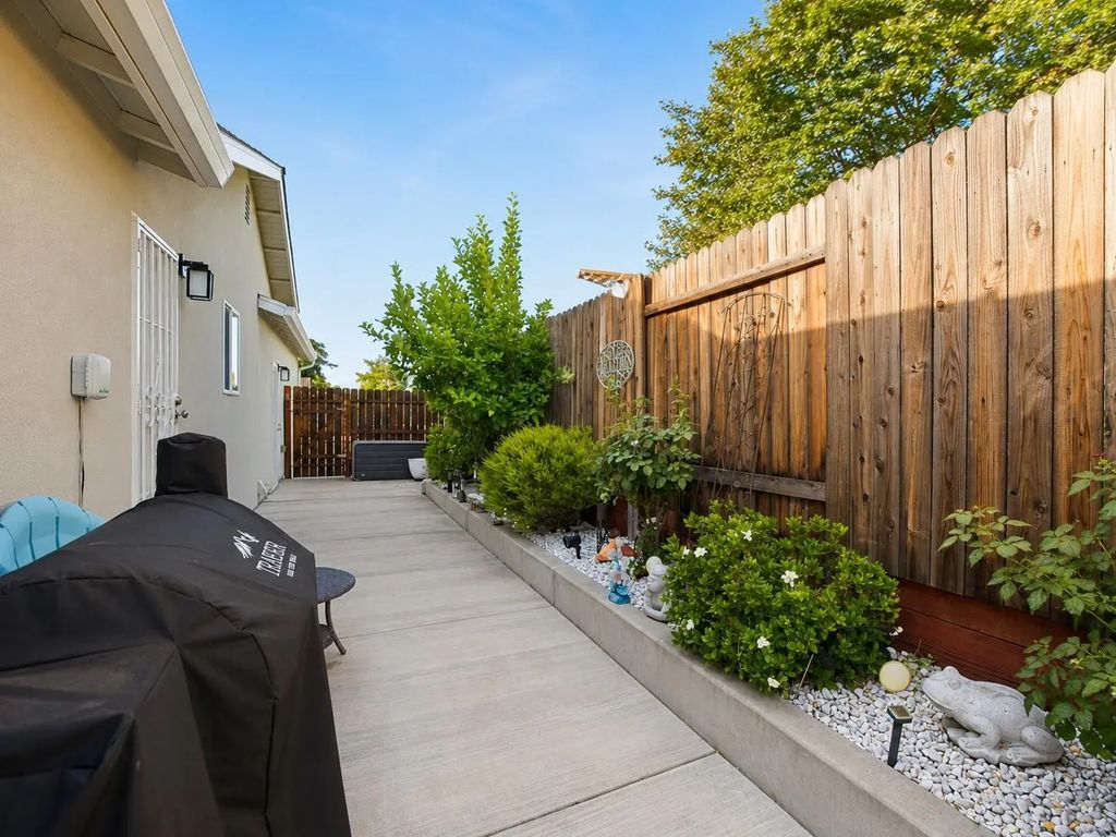 6518 Markley Way, Carmichael