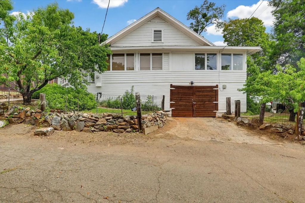 131 Huntley Avenue, Auburn