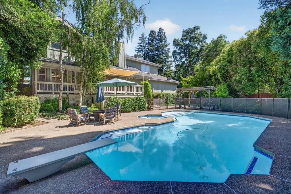 8004 Withrow Court, Fair Oaks