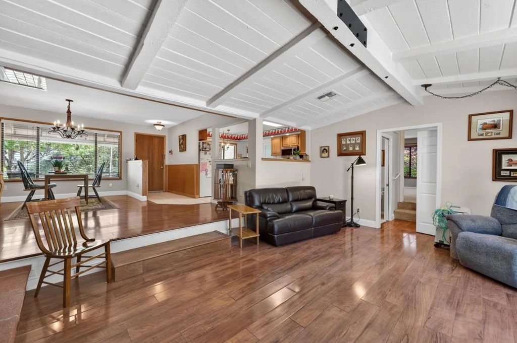 9490 Golden Gate Avenue, Orangevale