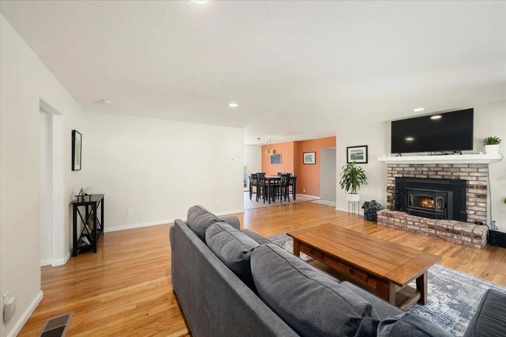 260 Greenfield Avenue, Auburn