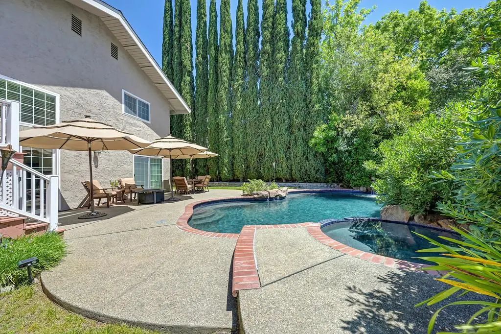 100 Bermuda Court, Roseville