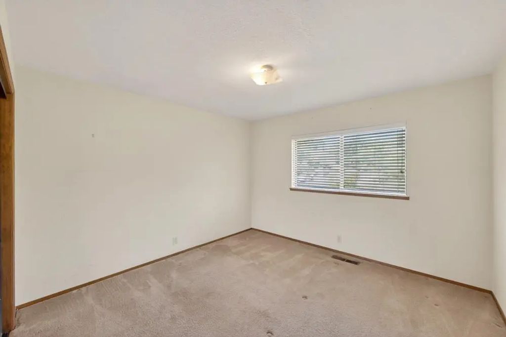 4090 River Woods Drive, Auburn