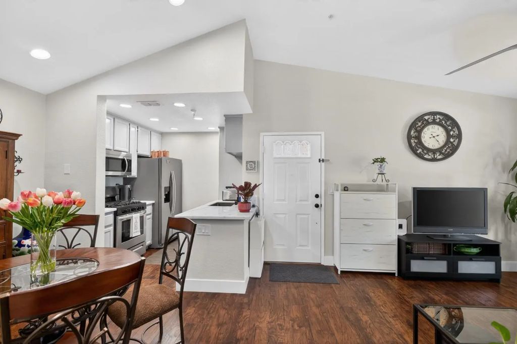 8020 Walerga Road 1140, Antelope