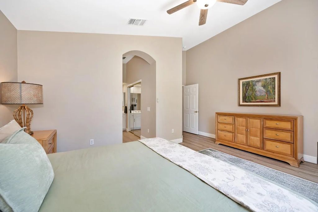 7117 Clearview Way, Roseville