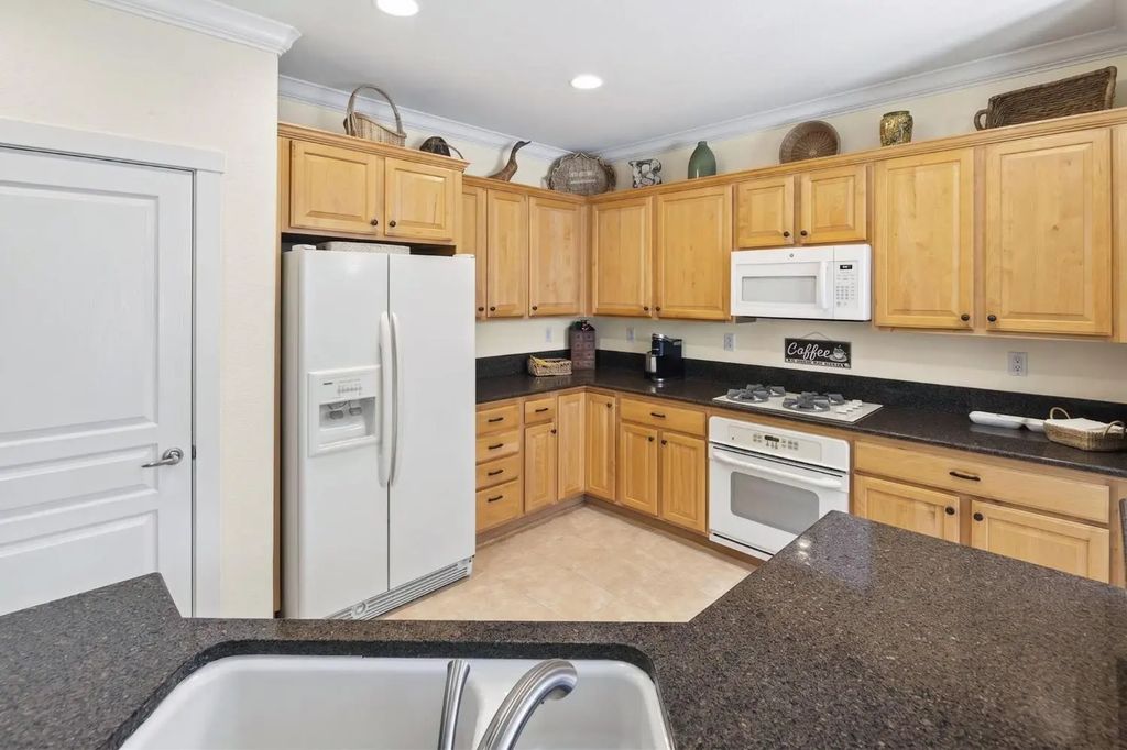 2245 Kingfisher Lane, Lincoln
