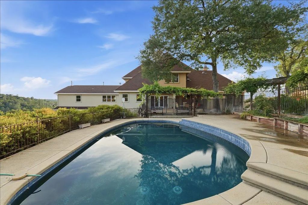 5525 Green Valley Road, Placerville