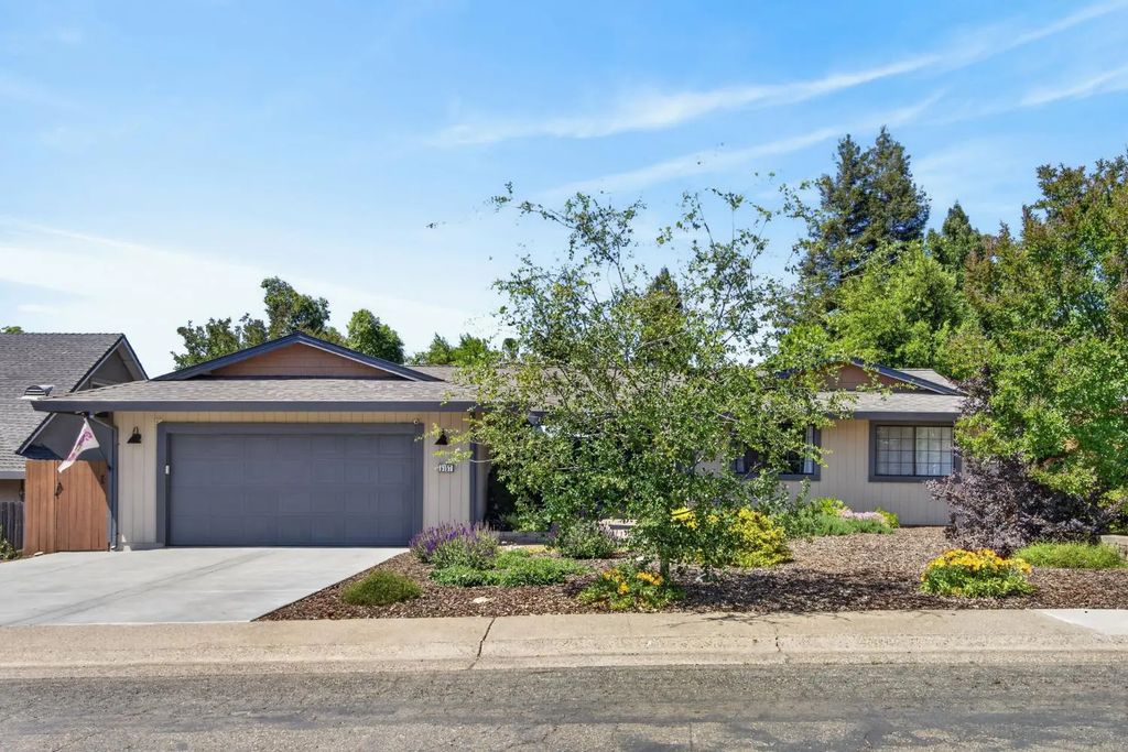 8757 Sharmead Way, Fair Oaks