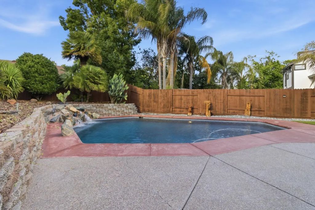 8444 Lost River Court, Antelope