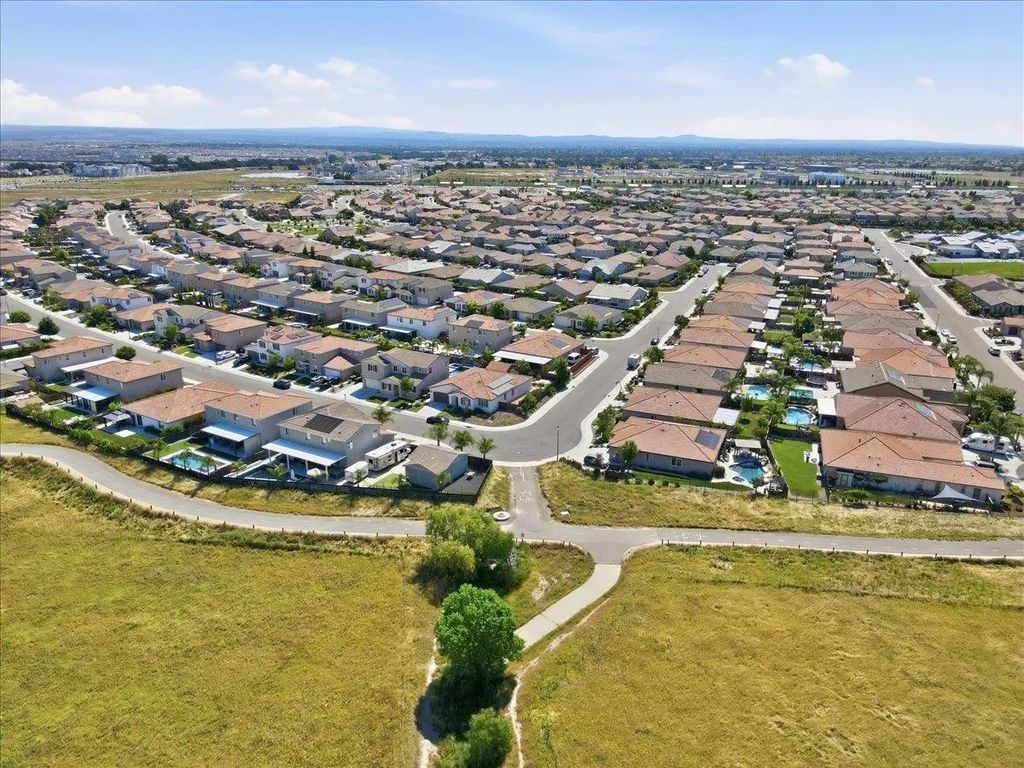 6409 Garland Way, Roseville