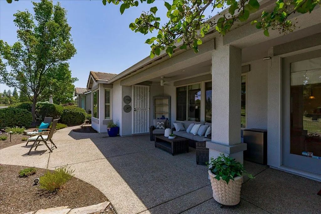 1152 Castleberry Lane, Lincoln