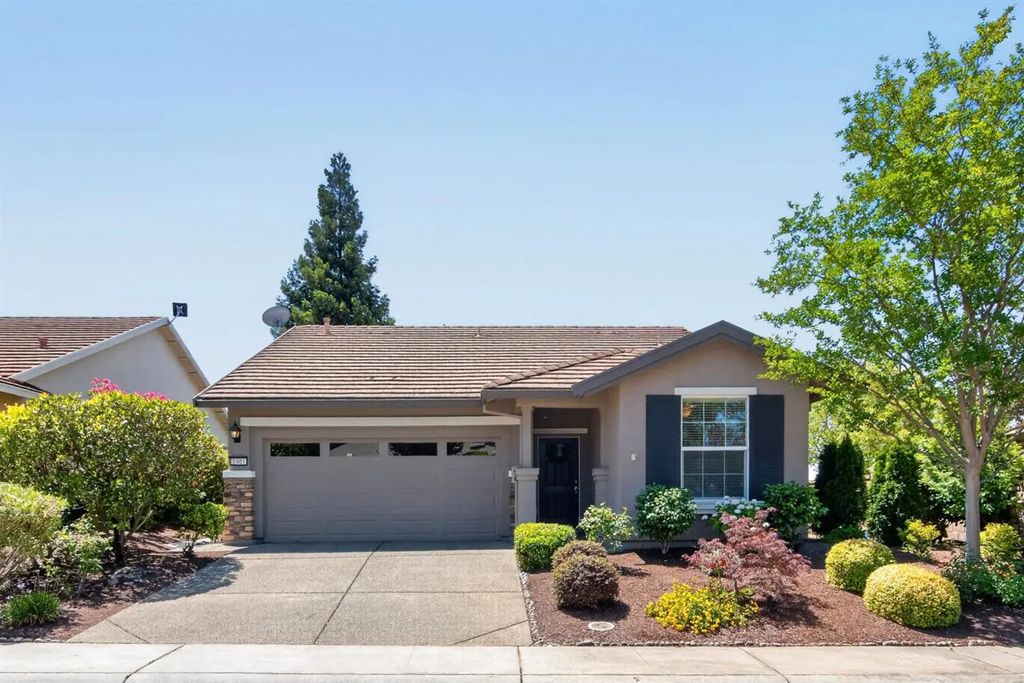 1403 Topanga Lane, Lincoln