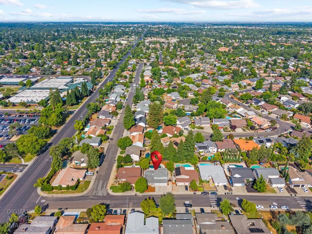 1111 Cottonwood Drive, Roseville