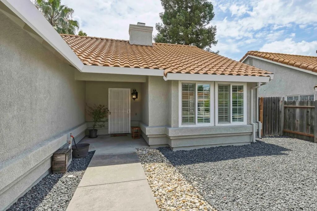 5013 Charter Road, Rocklin