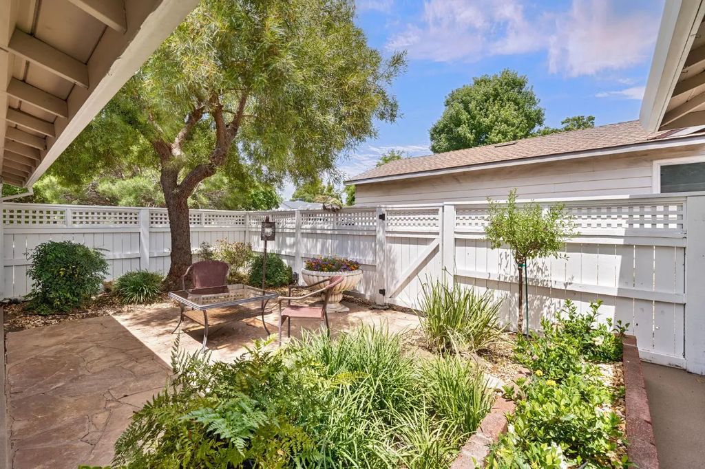 5422 Earnell Street, Carmichael