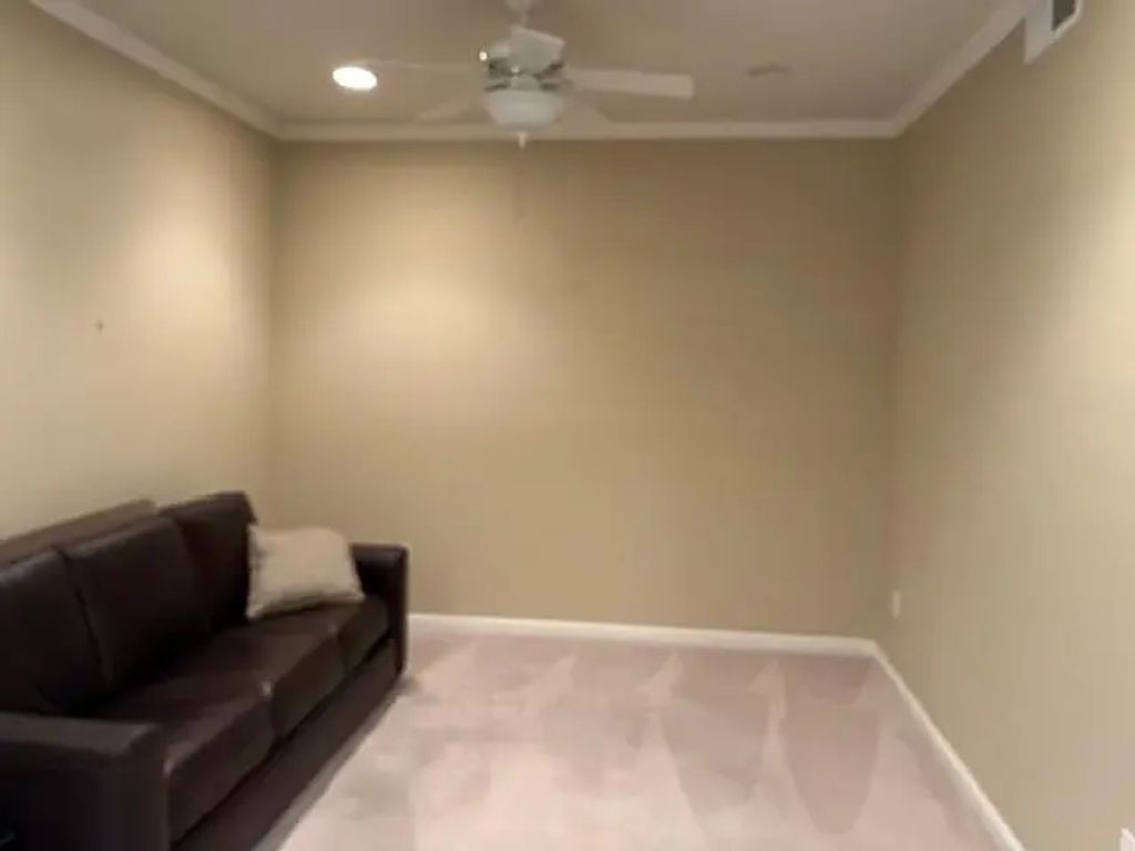 1500 Topanga Lane 207, Lincoln