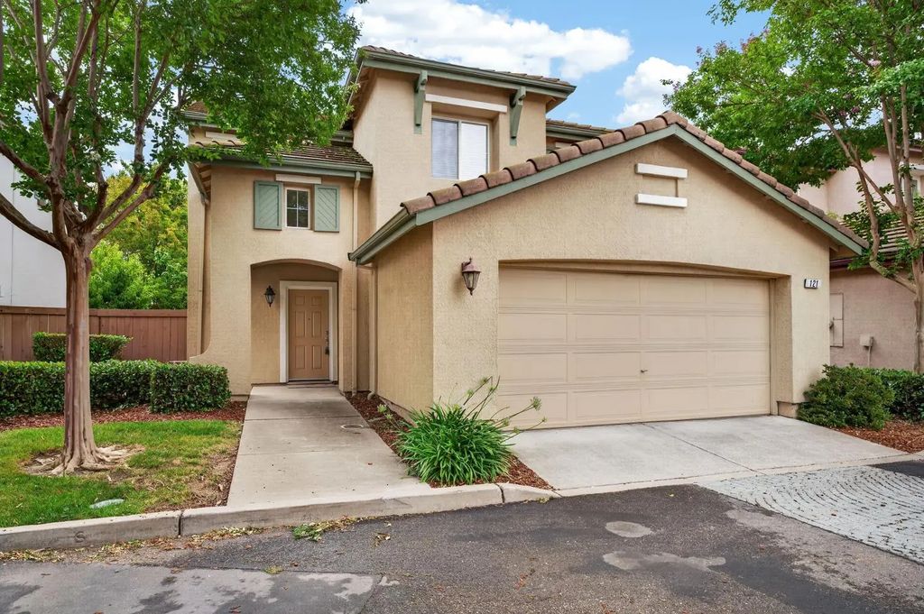 121 Anjou Circle, Sacramento
