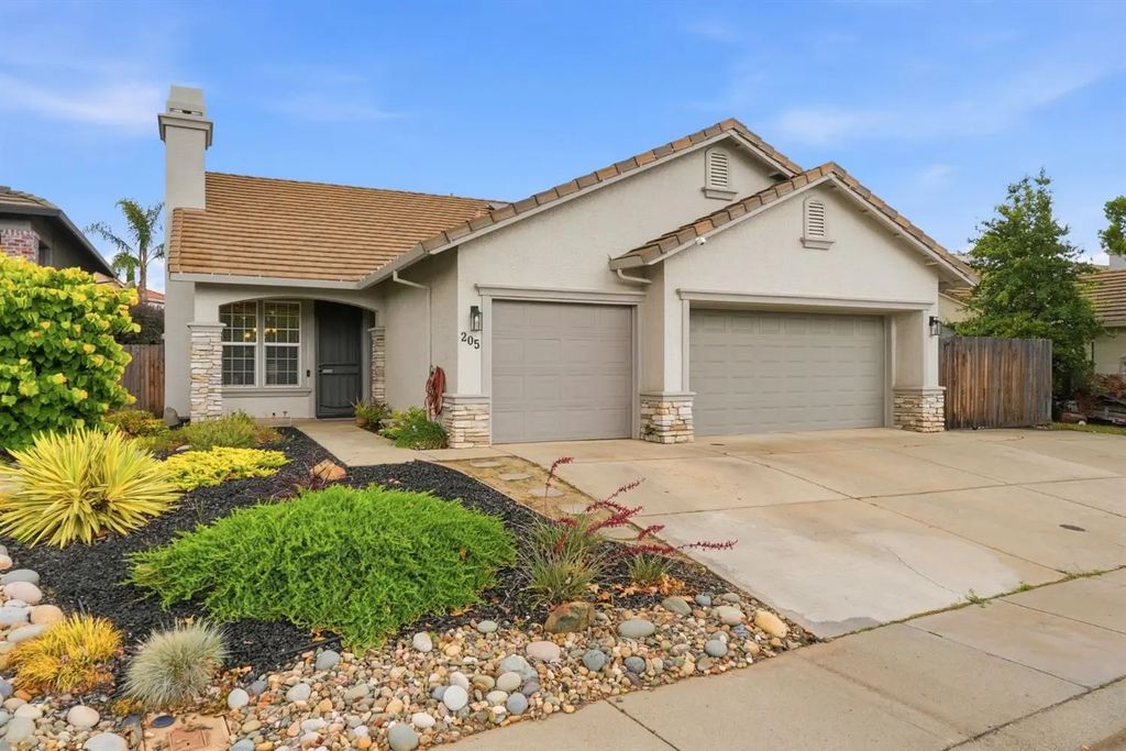 205 Foxglove Court, Lincoln