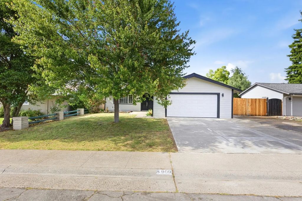 8909 Ramstad Avenue, Fair Oaks