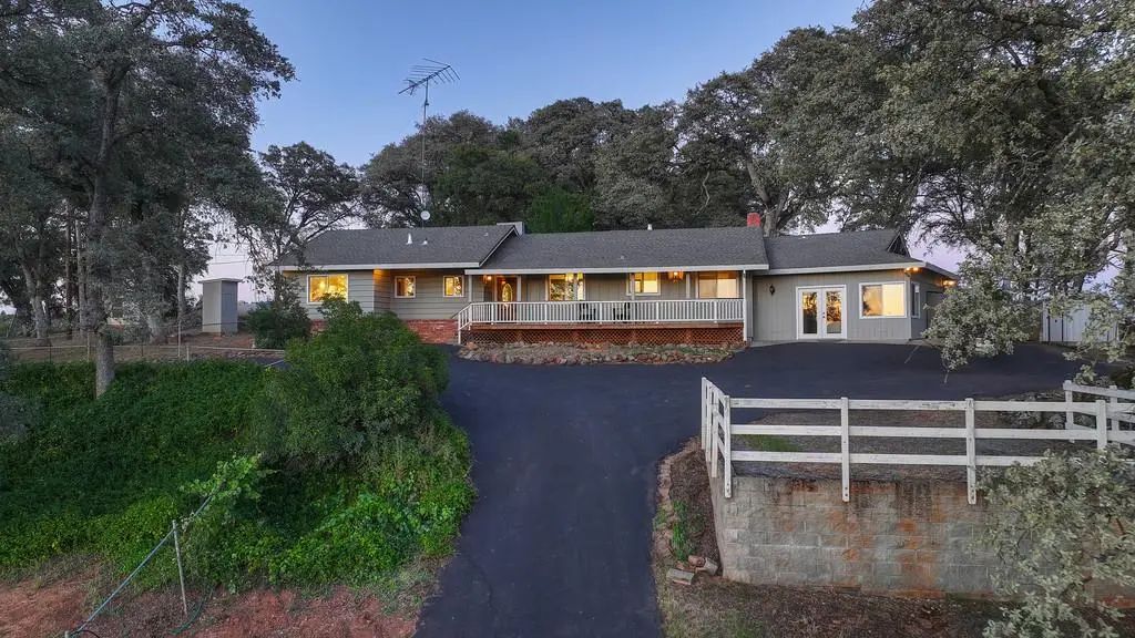 4956 Bell Road, Auburn