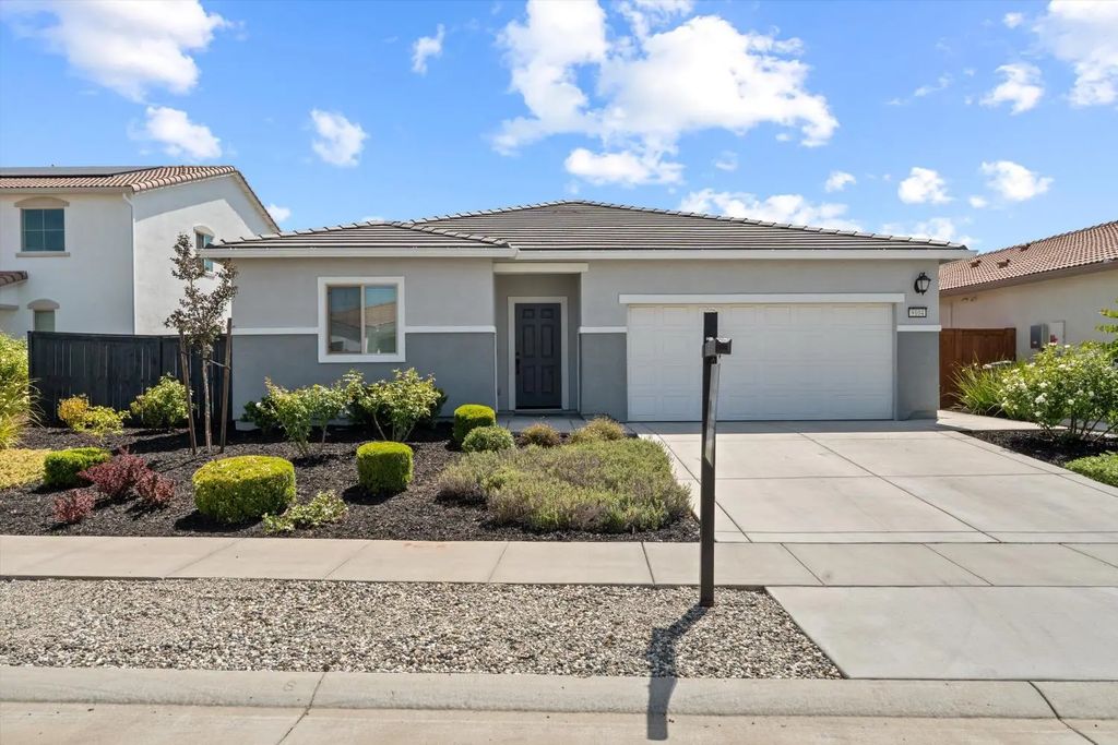 9104 Osterville Drive, Roseville
