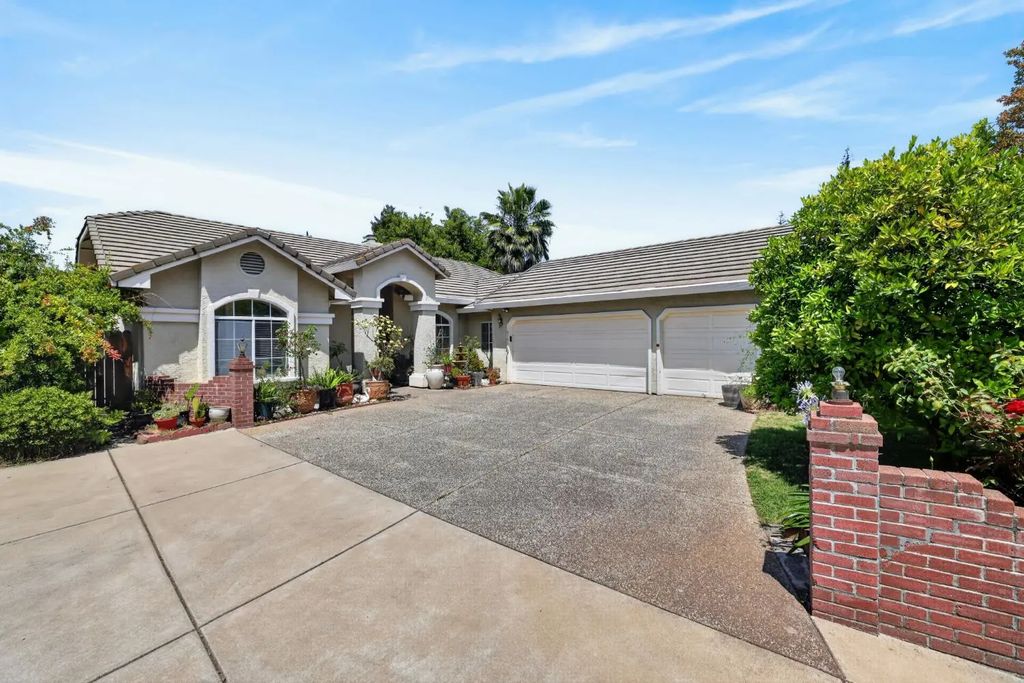 6141 Hall Lane, Carmichael