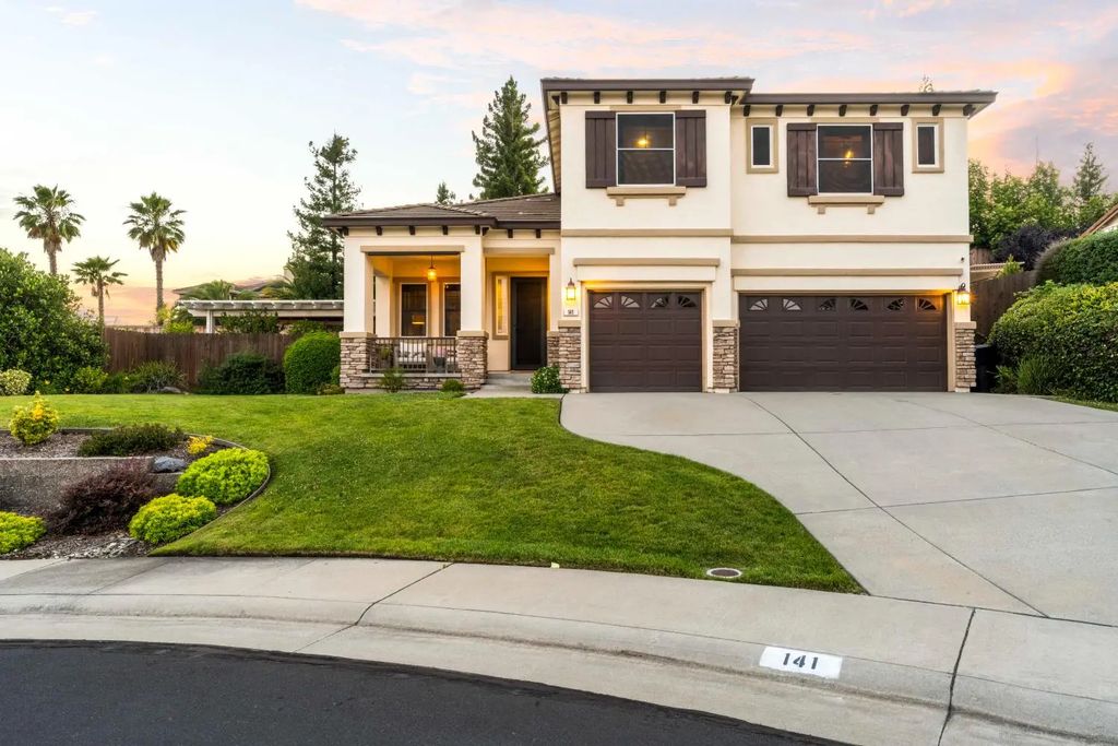 141 Edinburgh Court, Roseville