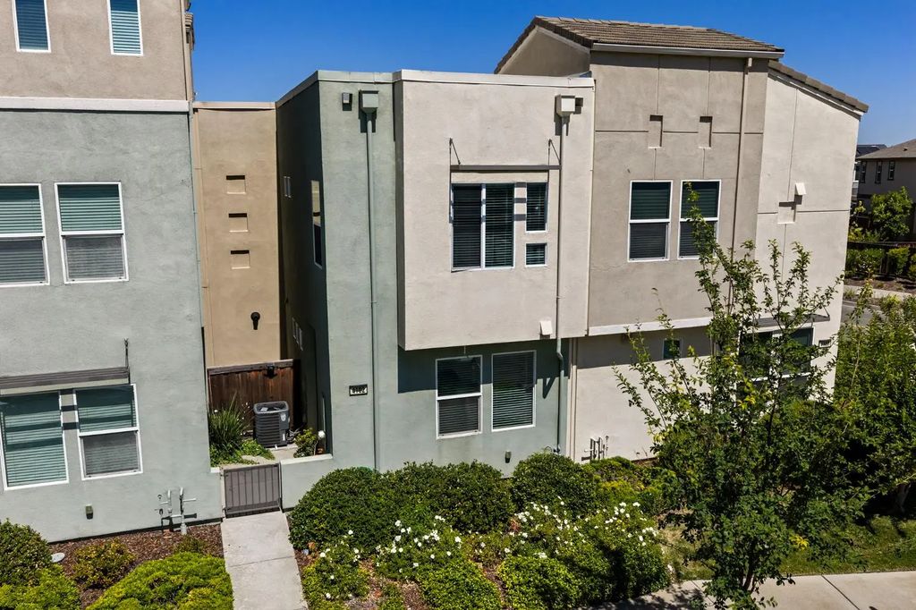4102 Beechcraft Way, Sacramento